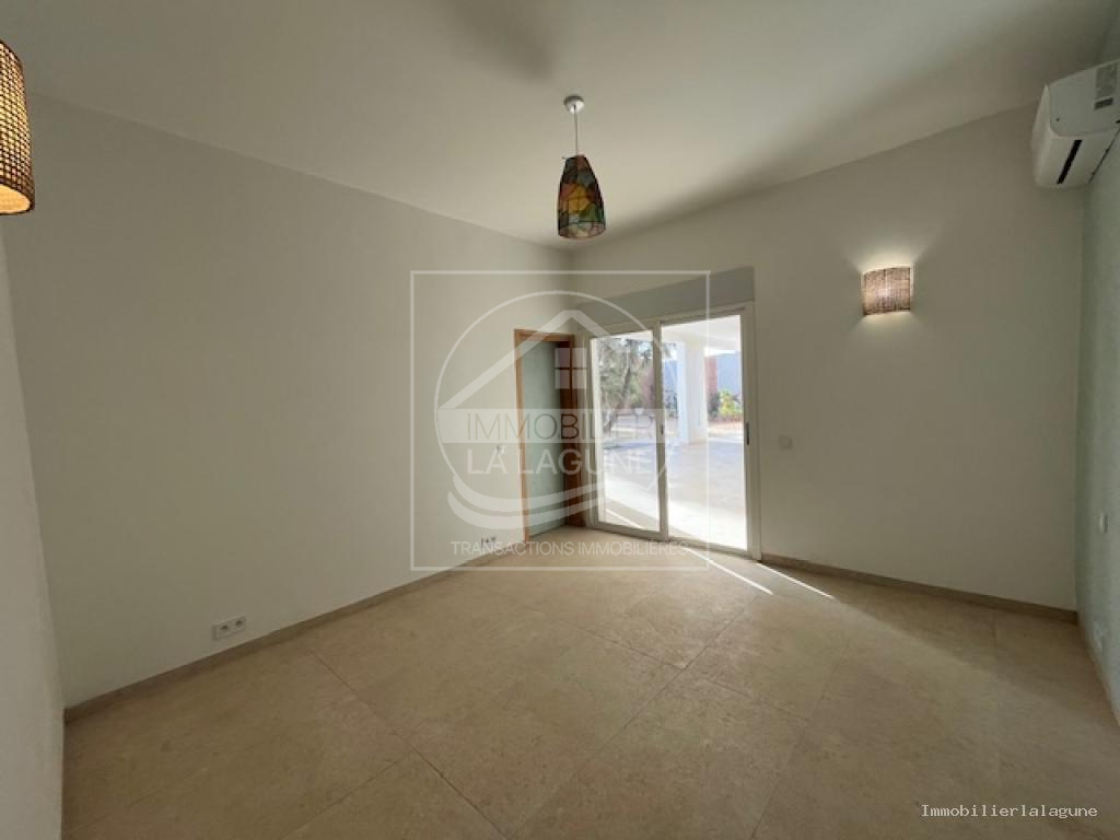 Agence Immobilière Saly Sénégal - V3279 - Villa à NGUERIGNE - V3279 villa a vendre nguerigne senegal