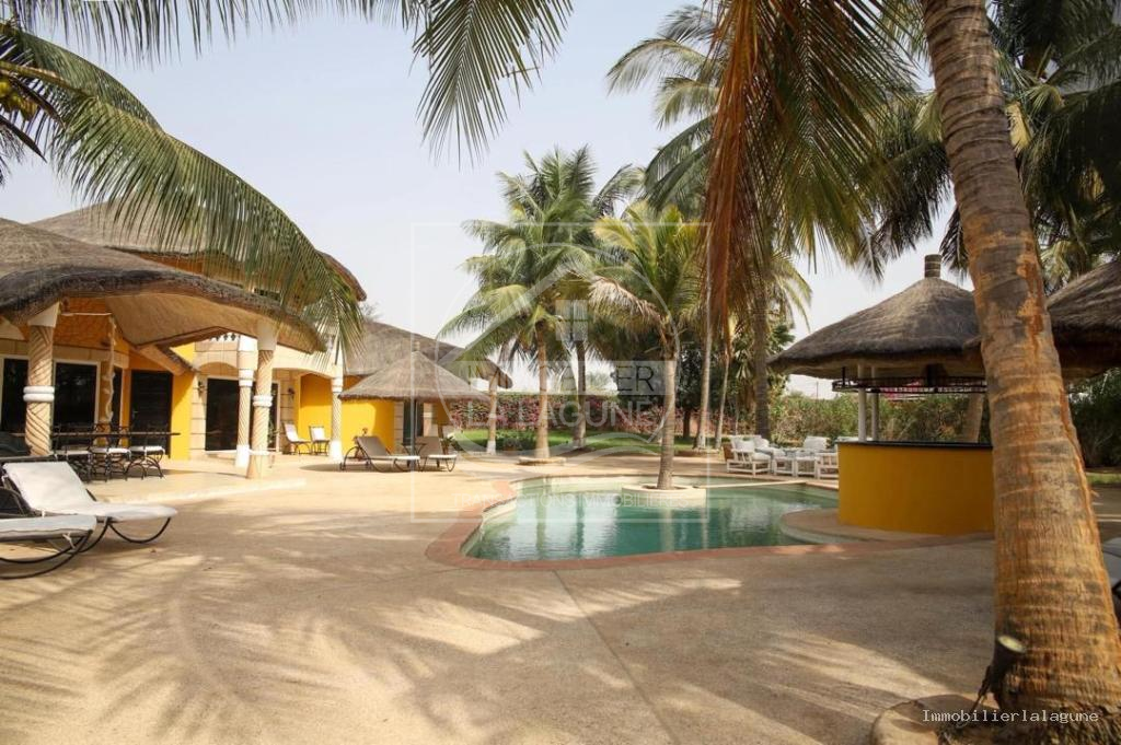 Agence Immobilière Saly Sénégal - V3293 - Villa à NGUERIGNE - V3293-villa-a-vendre-a-nguerigne-senegal-avec-piscine