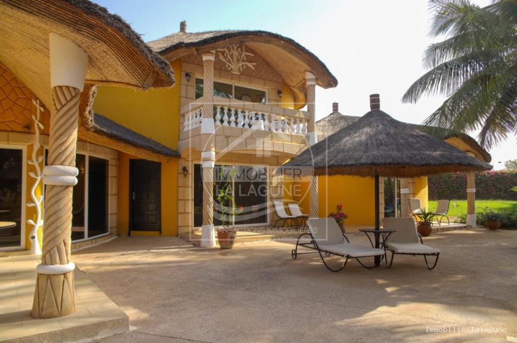 Agence Immobilière Saly Sénégal - V3293 - Villa à NGUERIGNE - V3293-villa-a-vendre-a-nguerigne-senegal-avec-piscine