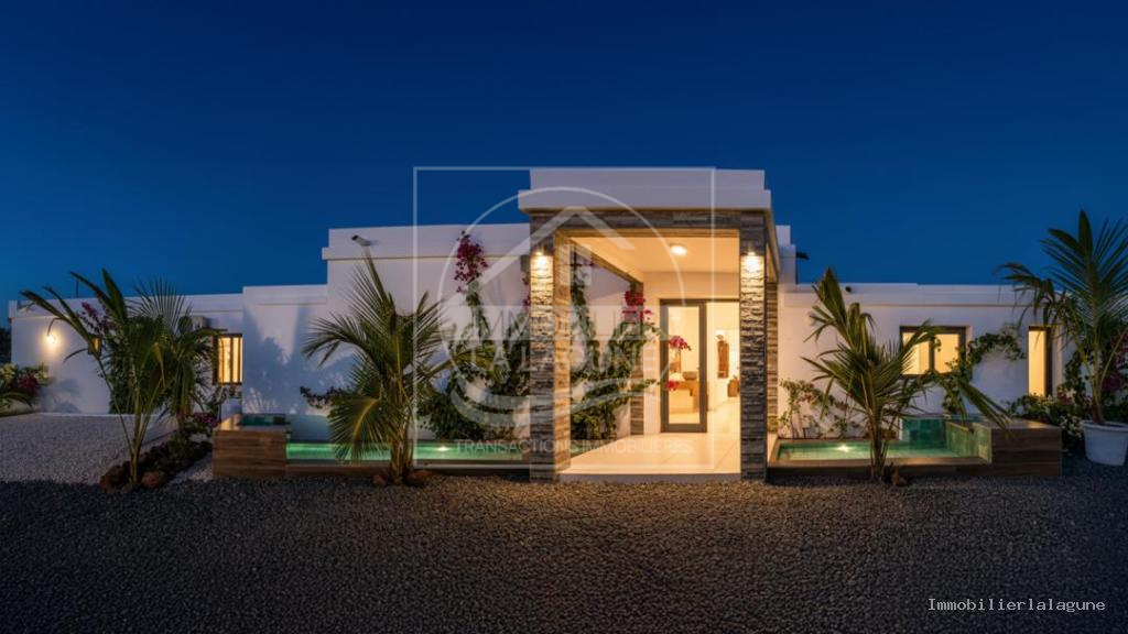 Agence Immobilière Saly Sénégal - V3318 - Villa à NIANING - V3318 villa a vendre pointe sarene senegal