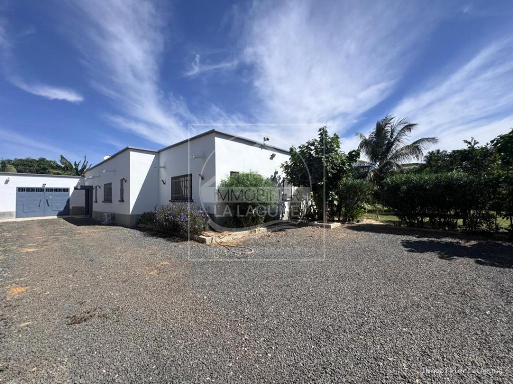 Agence Immobilière Saly Sénégal - V3304 - Villa à NGAPAROU - V3304 villa a vendre ngaparou senegal