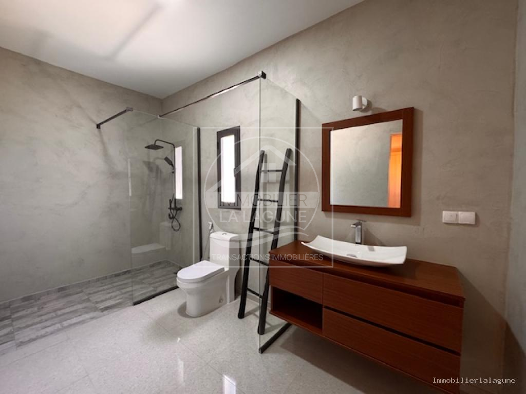 Agence Immobilière Saly Sénégal - V3332 - Villa à NGAPAROU - V3332 villa a vendre ngaparou senegal