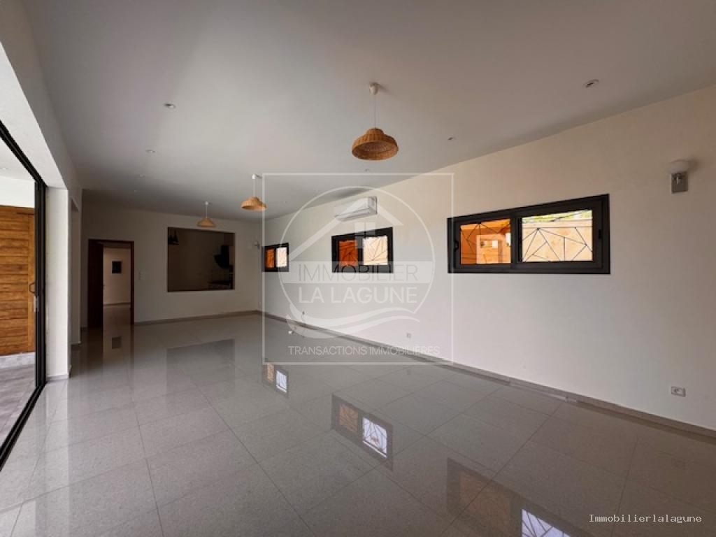 Agence Immobilière Saly Sénégal - V3333 - Villa à NGAPAROU - V3333 villa a vendre ngaparou senegal