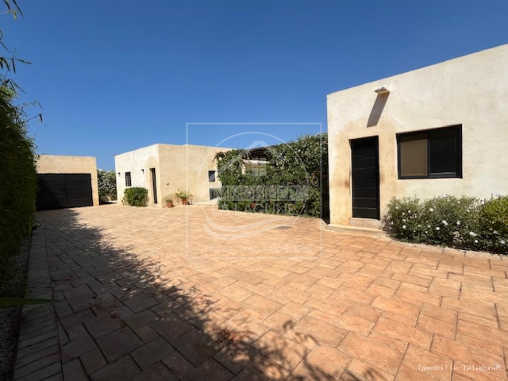Agence Immobilière Saly Sénégal - V3196 - Villa à NGAPAROU - V3196 villa a vendre ngaparou senegal