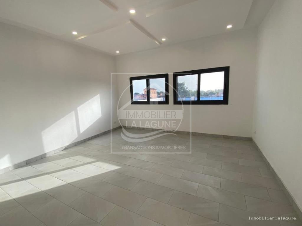 Agence Immobilière Saly Sénégal - V3339 - Villa à NGAPAROU - V3339 villa a vendre ngaparou senegal