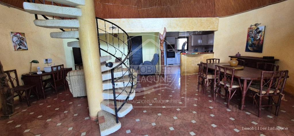 Agence Immobilière Saly Sénégal - V3347 - Villa à SOMONE - Salon 1 de la villa avec vue sur la lagune de Somone à vendre, Petite Côte Sénégal — Agence Immobilier La Lagune