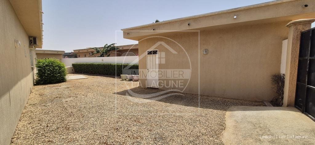 Agence Immobilière Saly Sénégal - V3356 - Villa à NGAPAROU - 