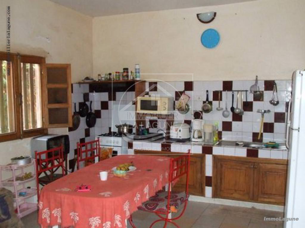 Agence Immobilière Saly Sénégal - T2129 - Terrain à NGAPAROU - V2129 grande Villas avec piscine en vente à Ngaparou Sénégal