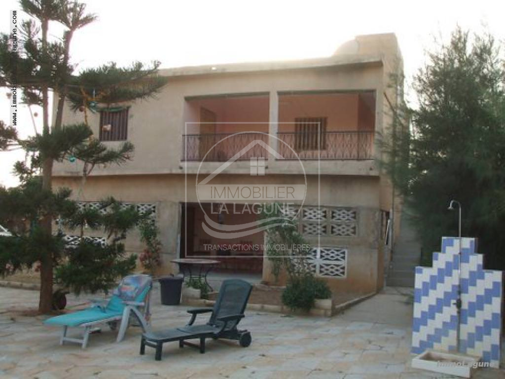 Agence Immobilière Saly Sénégal - T2129 - Terrain à NGAPAROU - V2129 grande Villas avec piscine en vente à Ngaparou Sénégal