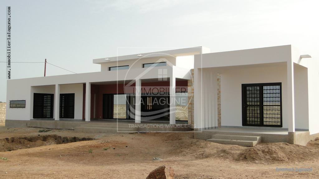Agence Immobilière Saly Sénégal - V2225 - Villa à NGUERIGNE - V2225 villa-a-vendre-contemporaine-nguering-senegal