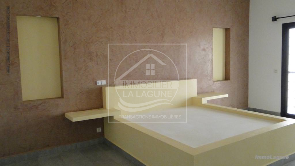 Agence Immobilière Saly Sénégal - V2225 - Villa à NGUERIGNE - V2225 villa-a-vendre-contemporaine-nguering-senegal