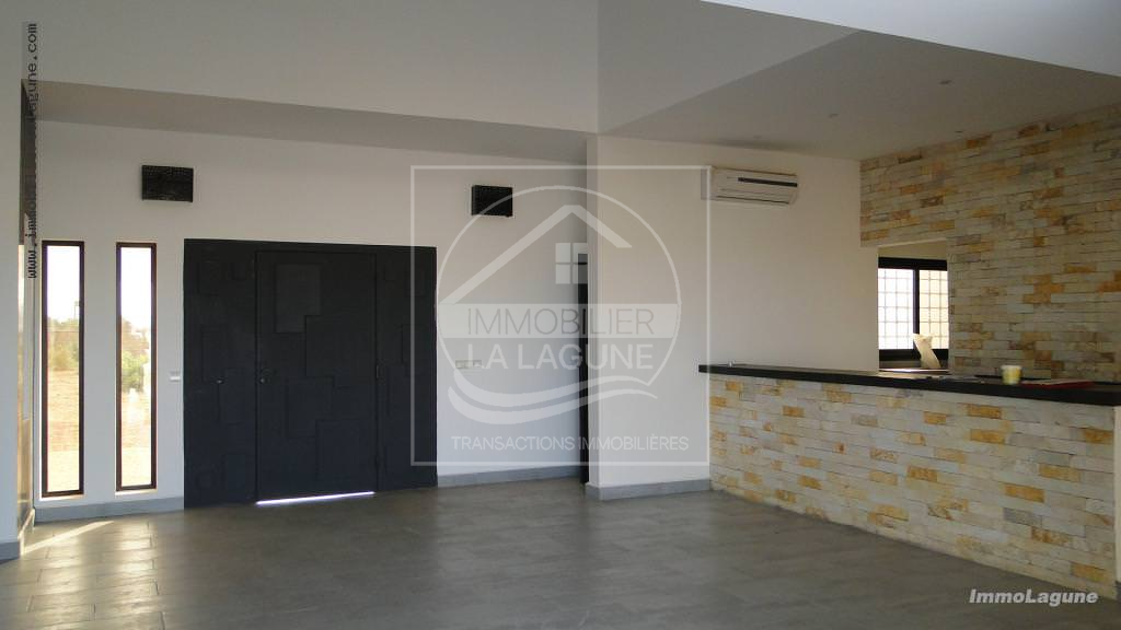 Agence Immobilière Saly Sénégal - V2225 - Villa à NGUERIGNE - V2225 villa-a-vendre-contemporaine-nguering-senegal