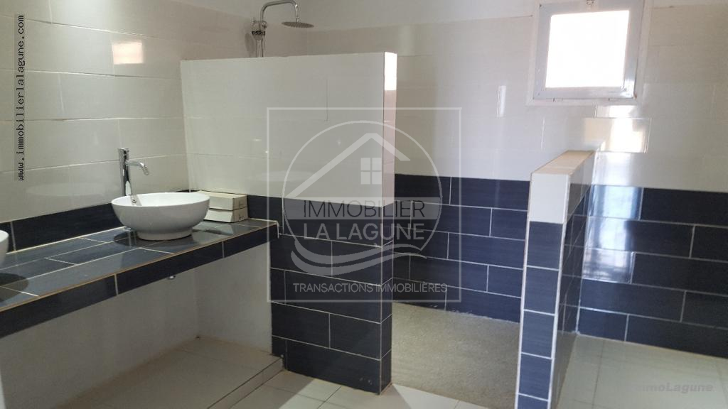 Agence Immobilière Saly Sénégal - V2393 - Villa à NGAPAROU - V2393 villa-a-vendre-contemporaine-ngaparou-senegal