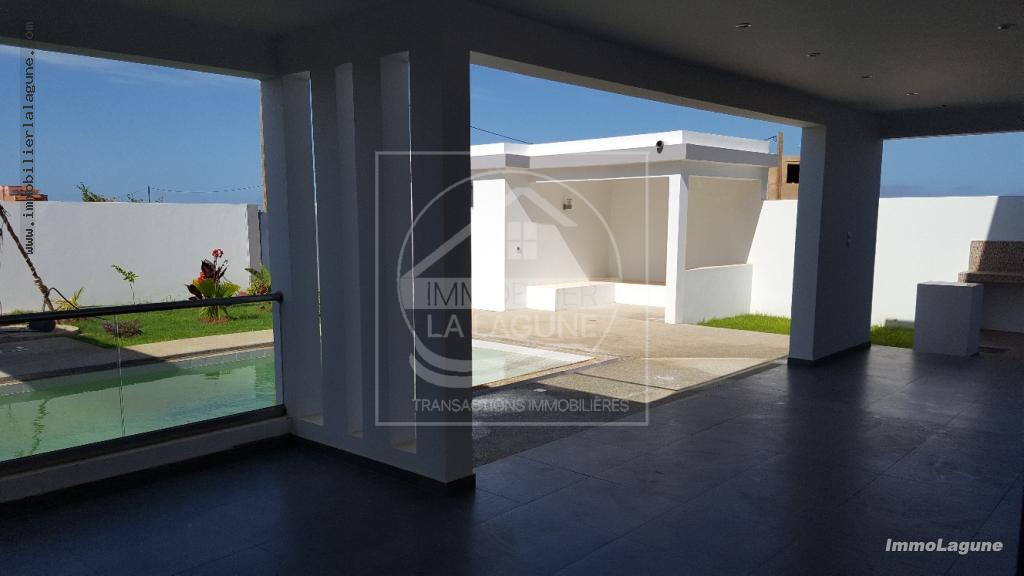 Agence Immobilière Saly Sénégal - V2393 - Villa à NGAPAROU - V2393 villa-a-vendre-contemporaine-ngaparou-senegal