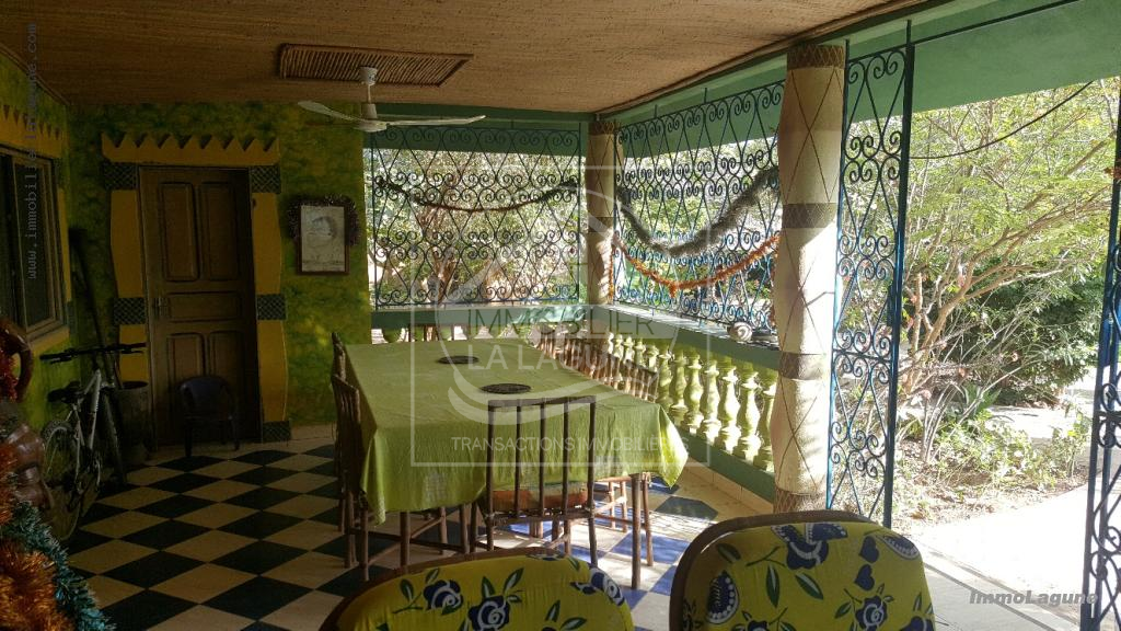 Agence Immobilière Saly Sénégal - C2442 - Commerce à SOMONE - C2442-commerce-en-vente-a-somone-senegal-avec-piscine