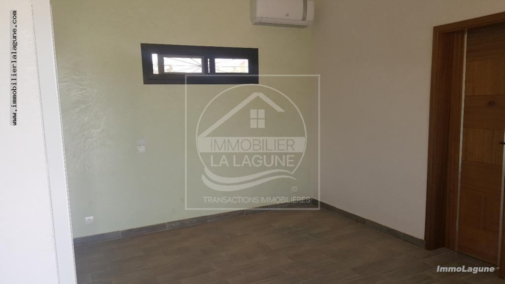 Agence Immobilière Saly Sénégal - V2528 - Villa à NGAPAROU - V2528-villa-en-vente-a-ngaparou-senegal-avec-piscine