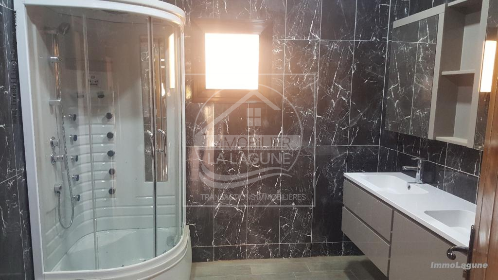 Agence Immobilière Saly Sénégal - V2528 - Villa à NGAPAROU - V2528-villa-en-vente-a-ngaparou-senegal-avec-piscine
