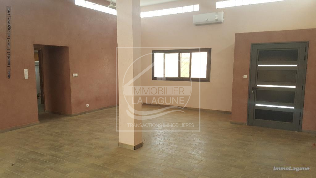 Agence Immobilière Saly Sénégal - V2528 - Villa à NGAPAROU - V2528-villa-en-vente-a-ngaparou-senegal-avec-piscine