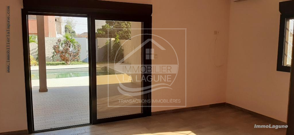 Agence Immobilière Saly Sénégal - V2528 - Villa à NGAPAROU - V2528-villa-en-vente-a-ngaparou-senegal-avec-piscine