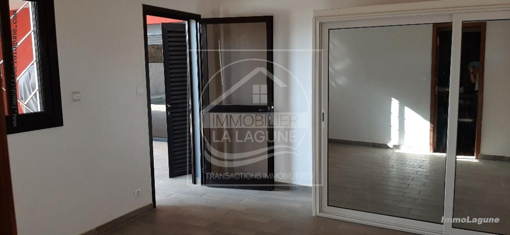 Agence Immobilière Saly Sénégal - V2528 - Villa à NGAPAROU - V2528-villa-en-vente-a-ngaparou-senegal-avec-piscine