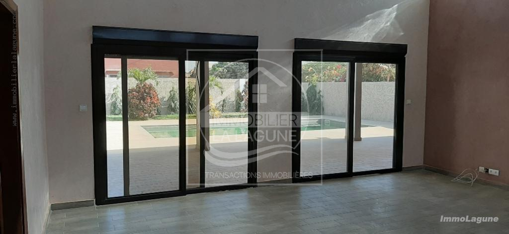 Agence Immobilière Saly Sénégal - V2528 - Villa à NGAPAROU - V2528-villa-en-vente-a-ngaparou-senegal-avec-piscine