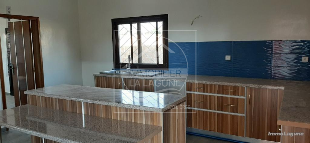 Agence Immobilière Saly Sénégal - V2528 - Villa à NGAPAROU - V2528-villa-en-vente-a-ngaparou-senegal-avec-piscine