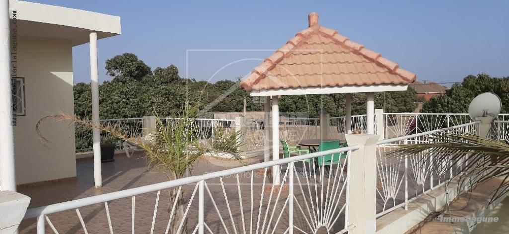 Agence Immobilière Saly Sénégal - V2679 - Villa à NGAPAROU - V2679 grande villa a vendre ngaparou senegal