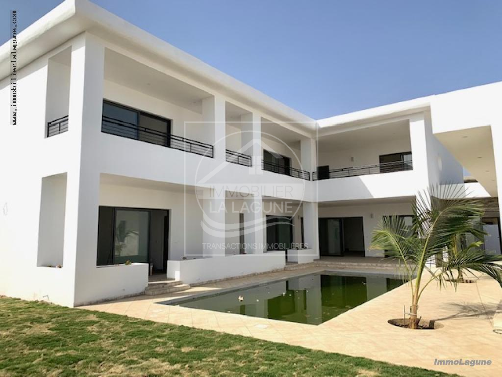 Vente Villa 360 m2 Terrain 800 m2 Ngaparou Sénégal Réf. V2738