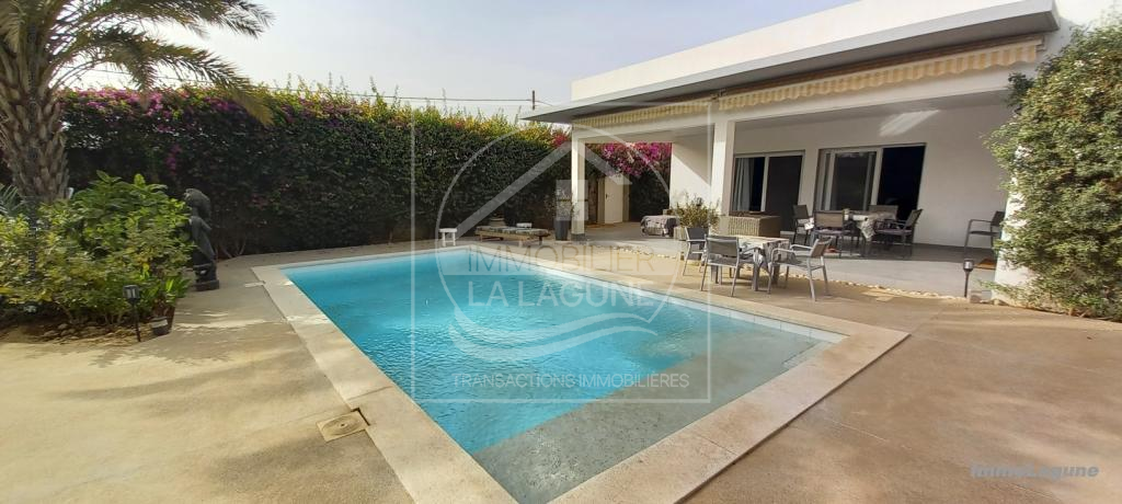 Agence Immobilière Saly Sénégal - V2772 - Villa à NGUERIGNE - V2772-villa-a-vendre-a-nguerigne-senegal-avec-piscine