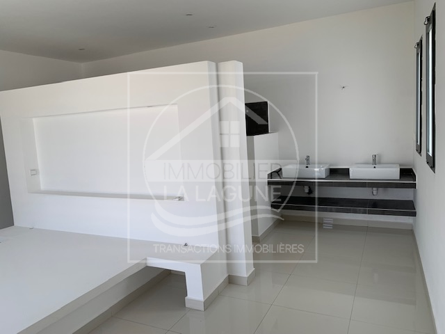 Agence Immobilière Saly Sénégal - V2787 - Villa à SALY - V2787 villa contemporaine a vendre saly senegal
