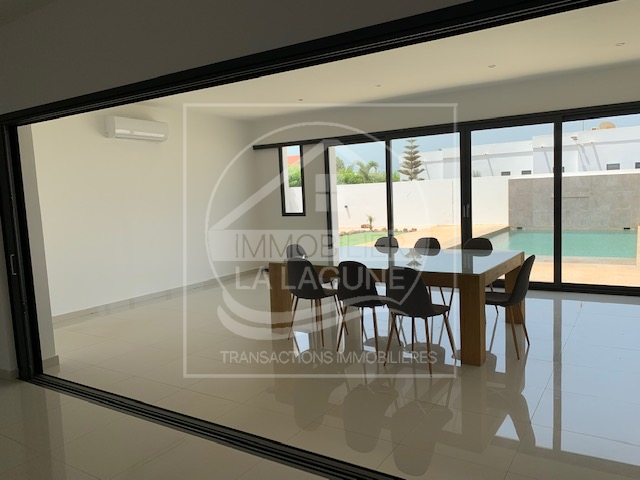 Agence Immobilière Saly Sénégal - V2787 - Villa à SALY - V2787 villa contemporaine a vendre saly senegal