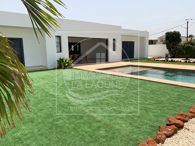 Agence Immobilière Saly Sénégal - V2787 - Villa à SALY - V2787 villa contemporaine a vendre saly senegal