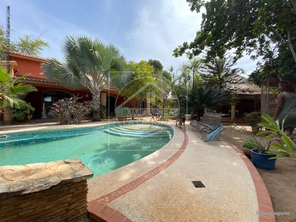 Agence Immobilière Saly Sénégal - V2652 - Villa à NGAPAROU - V2652-villa-en-vente-a-ngaparou-avec-piscine-senegal