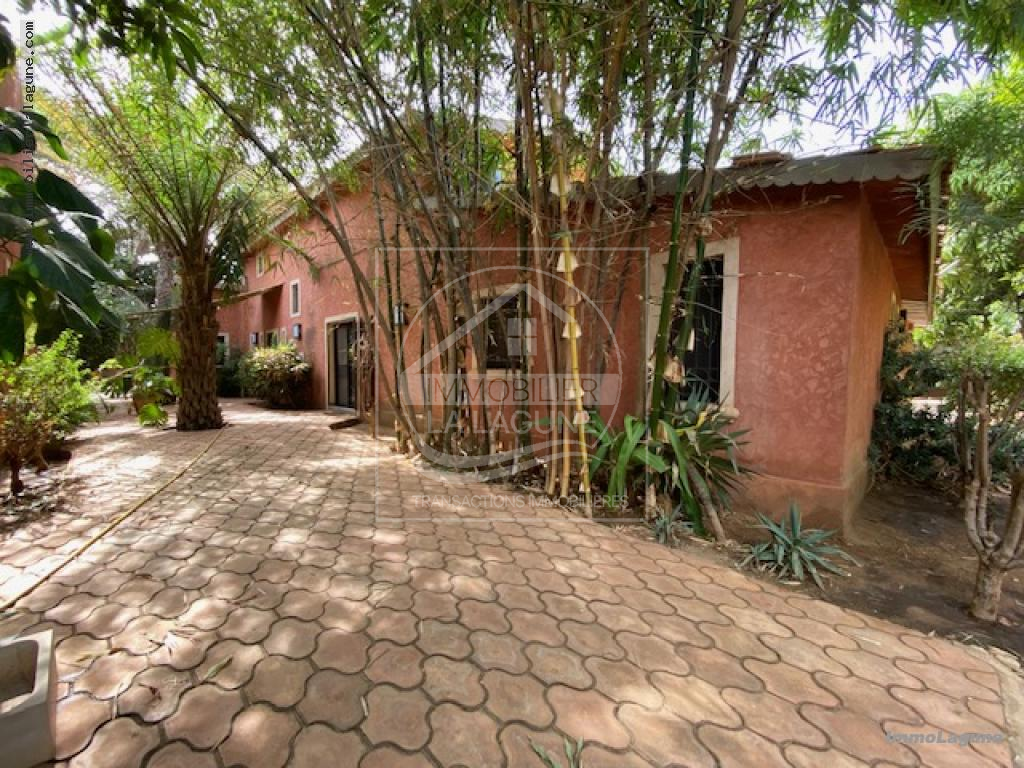 Agence Immobilière Saly Sénégal - V2652 - Villa à NGAPAROU - V2652-villa-en-vente-a-ngaparou-avec-piscine-senegal