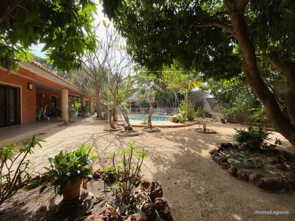Agence Immobilière Saly Sénégal - V2652 - Villa à NGAPAROU - V2652-villa-en-vente-a-ngaparou-avec-piscine-senegal