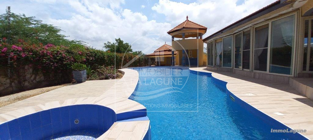 Agence Immobilière Saly Sénégal - V3078 - Villa à SOMONE - V3078-villa-a-vendre-avec-piscine-a-somone-senegal