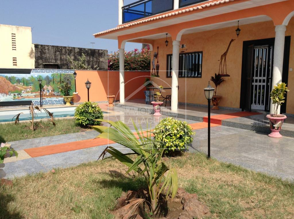 Agence Immobilière Saly Sénégal - V1959 - Villa à SALY - terrasse jardin
