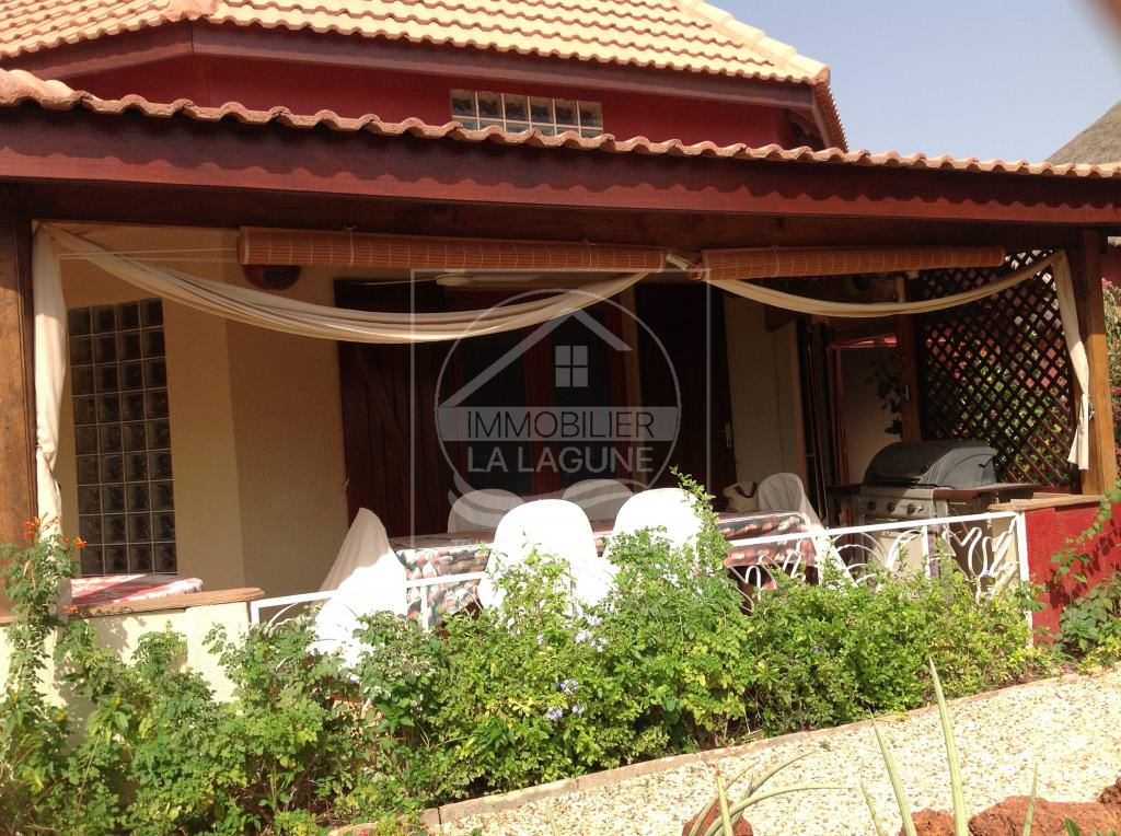 Agence Immobilière Saly Sénégal - V1955 - Villa à SALY - terrasse couverte