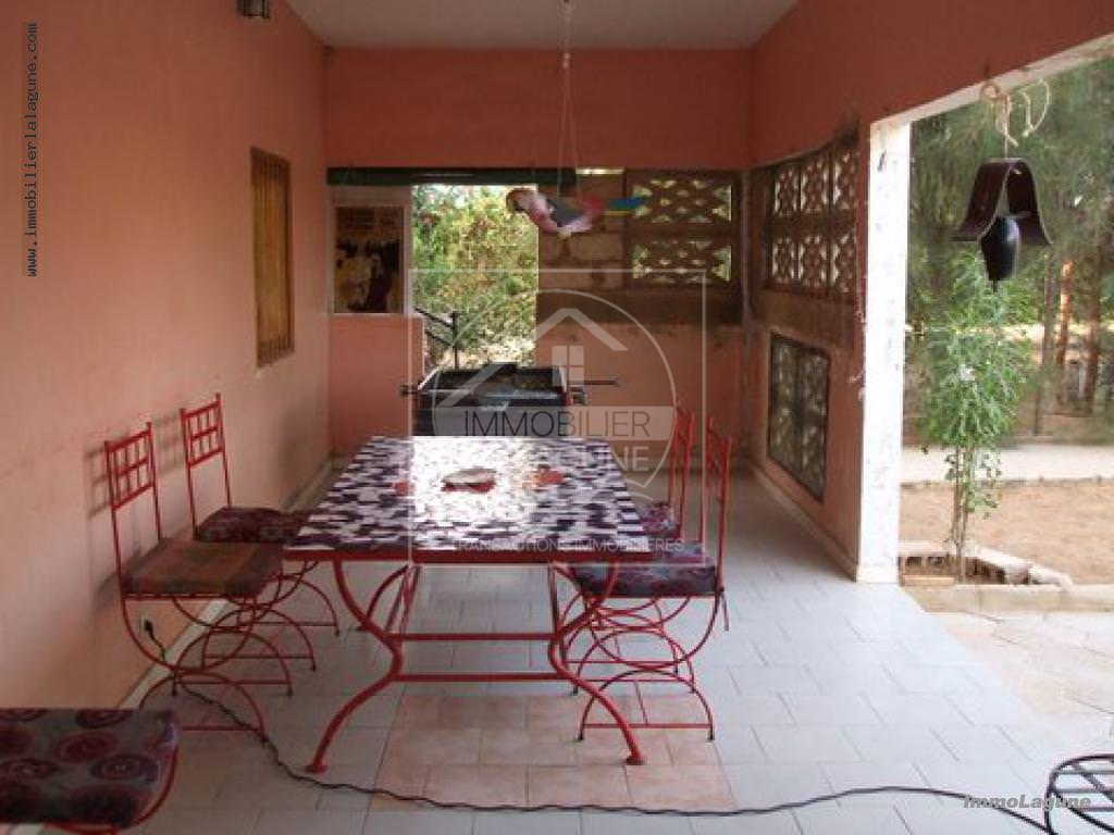 Agence Immobilière Saly Sénégal - T2129 - Terrain à NGAPAROU - V2129 grande Villas avec piscine en vente à Ngaparou Sénégal