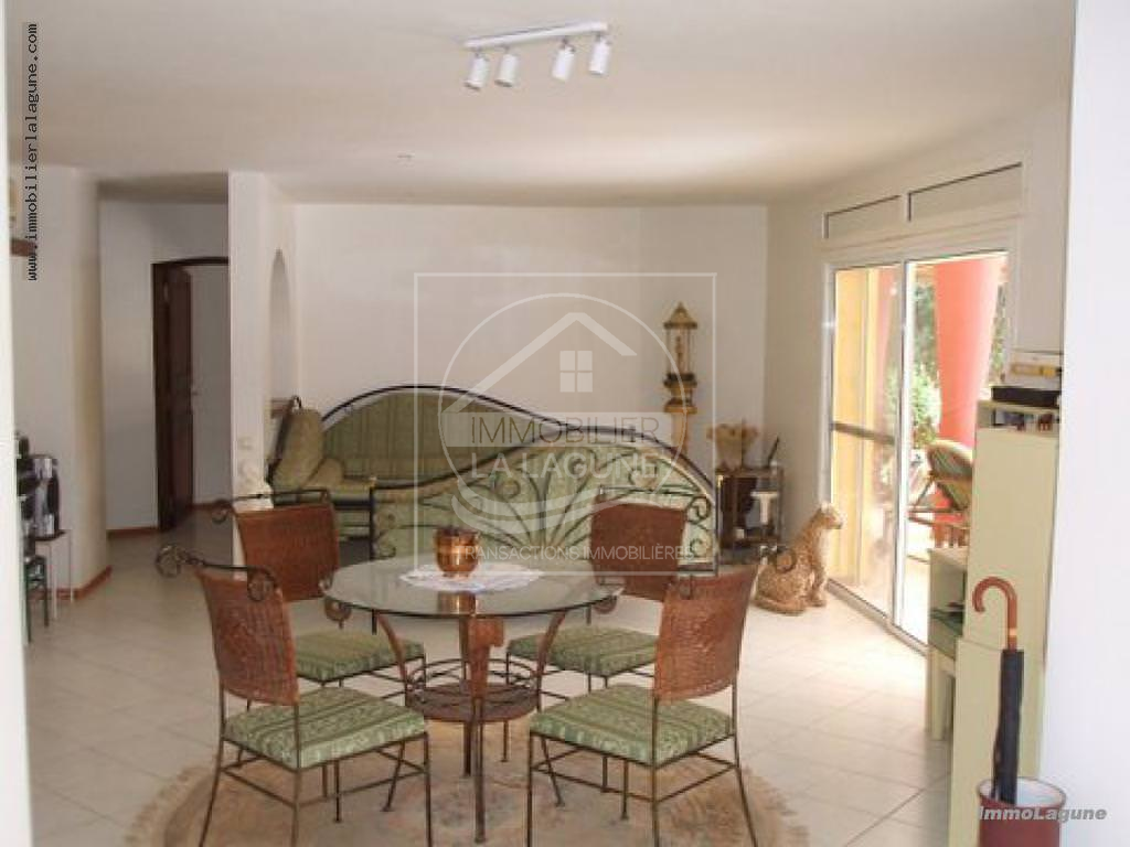 Agence Immobilière Saly Sénégal - V2214 - Villa à NGUERIGNE - V2214-maison-a-vendre-avec-pscine-a-nguerigne-senegal