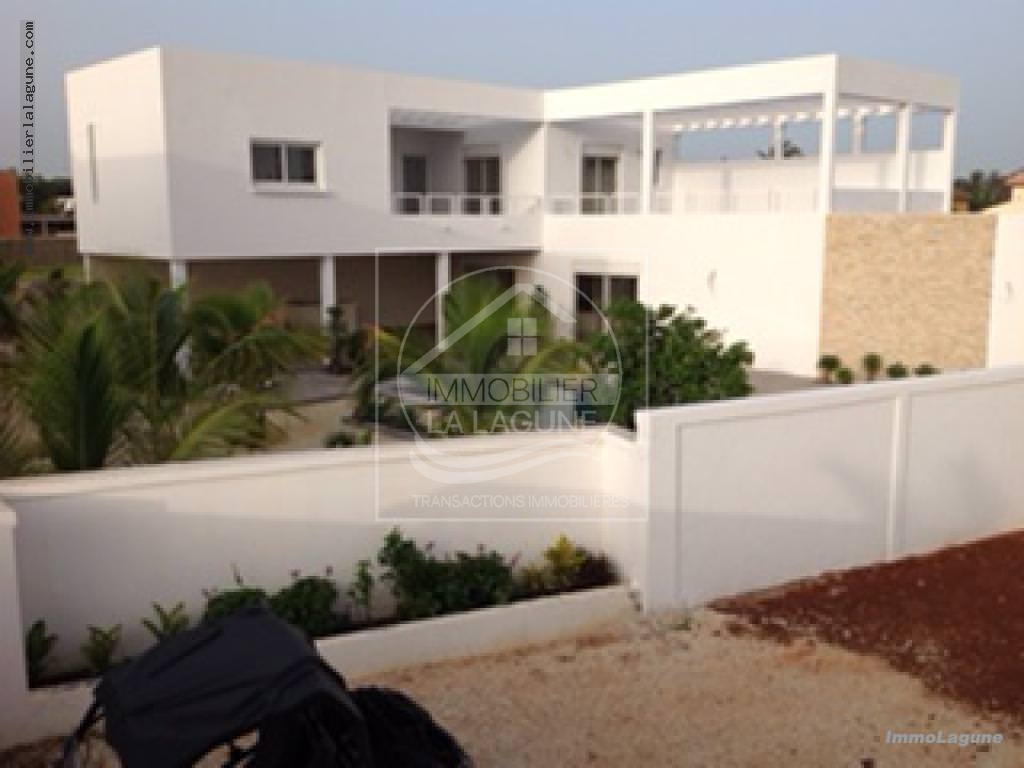 Agence Immobilière Saly Sénégal - V2223 - Villa à SALY - V2223 villa-contemporaine-a-vendre-saly-titre-foncier-senegal