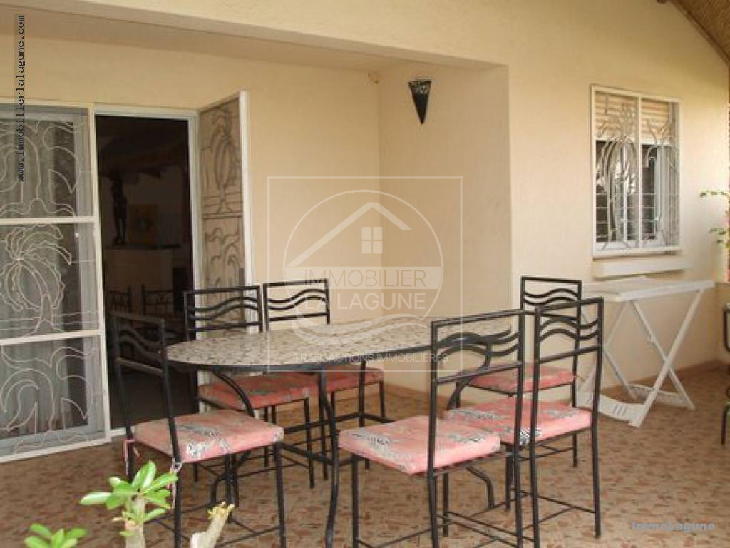 Agence Immobilière Saly Sénégal - V2233 - Villa à SALY - V2233 villa à acheter en residence avec piscine à saly senegal
