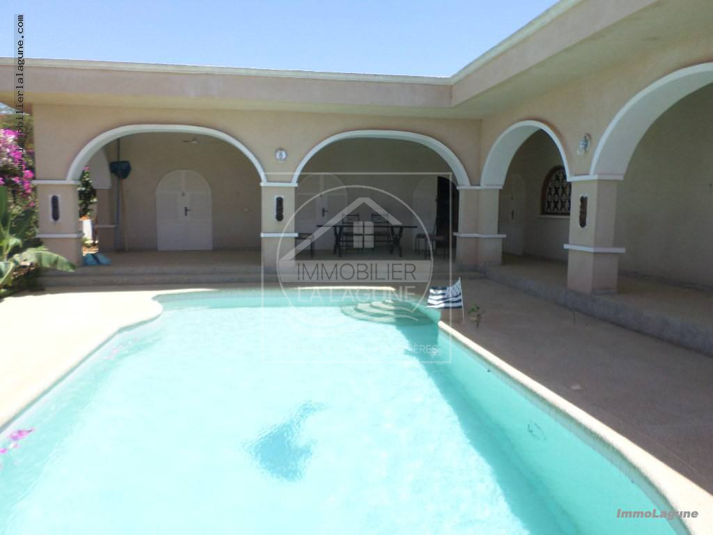 Agence Immobilière Saly Sénégal - V2271 - Villa à SOMONE - V2271 villa avec piscine à vendre à somone senegal