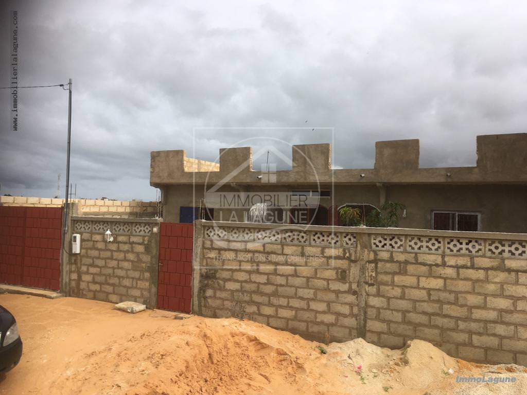 Agence Immobilière Saly Sénégal - V2255 - Villa à NGAPAROU - V2255 villa à vendre à ngaparou senegal
