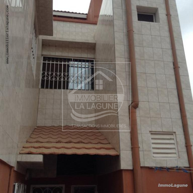 Agence Immobilière Saly Sénégal - V2335 - Villa à SALY - V2335 grande villa a vendre à saly niakh niakhal senegal