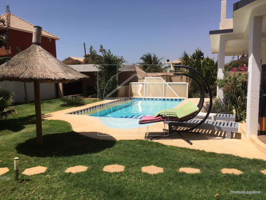 Agence Immobilière Saly Sénégal - V2344 - Villa à NGAPAROU - V2344 villa avec piscine en vente a ngaparou senegal