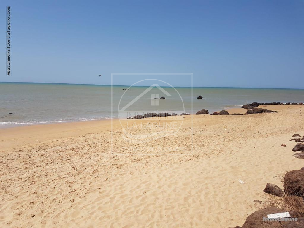 Agence Immobilière Saly Sénégal - V2541 - Villa à NGAPAROU - V2541 villa-bord-de-mer-a-vendre-ngaparou-senegal