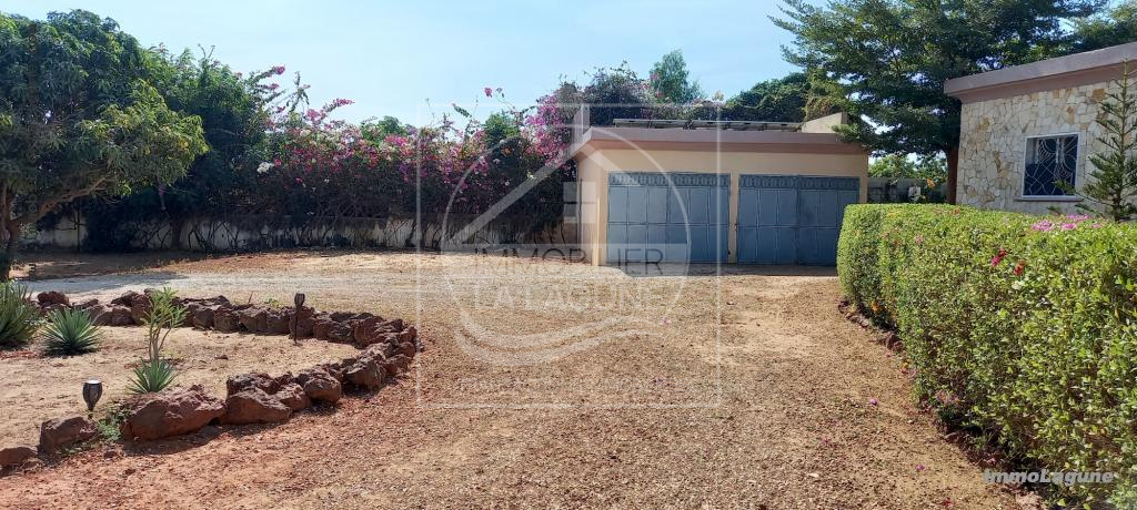 Agence Immobilière Saly Sénégal - V2709 - Villa à NGUERIGNE - V2709-villa-avec-piscine-a-vendre-a-nguerigne-serere-senegal
