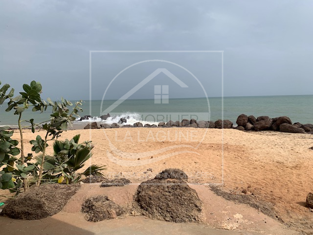 Agence Immobilière Saly Sénégal - V2700 - Villa à NGAPAROU - V2700 villa pied dans l\'eau a vendre saly senegal