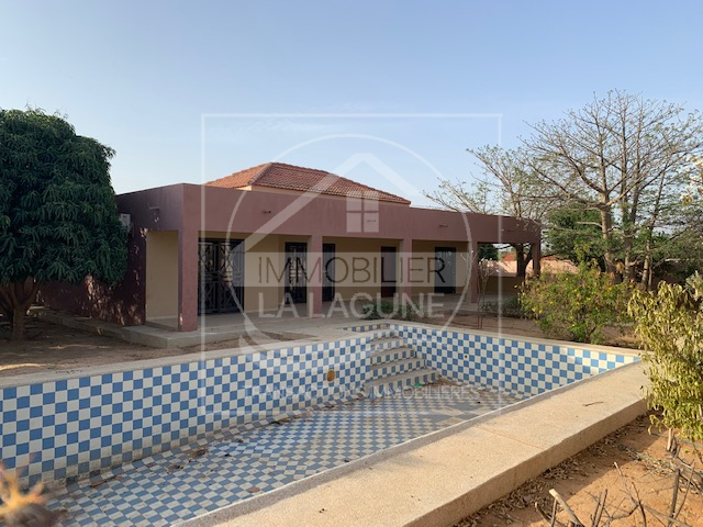 Agence Immobilière Saly Sénégal - V2800 - Villa à NGUERIGNE - V2800 maison a renover nguerigne senegal